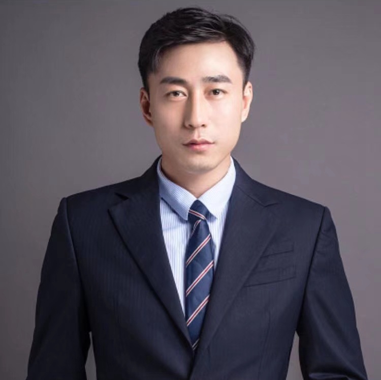 辛翔坤 导演 & 创意总监